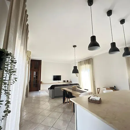 Tra Mare E Templi - Paestum *